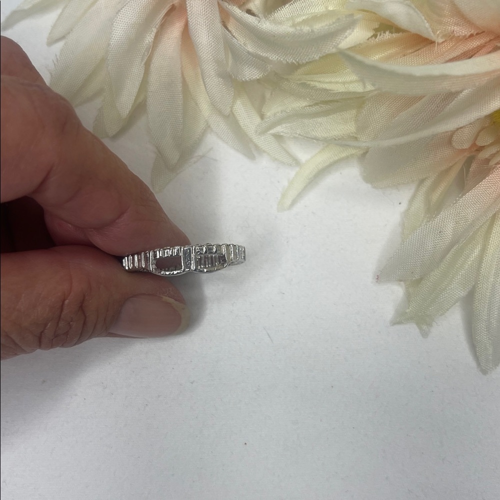 Silver Rhinestone Pendant EUC - Picture 3 of 4